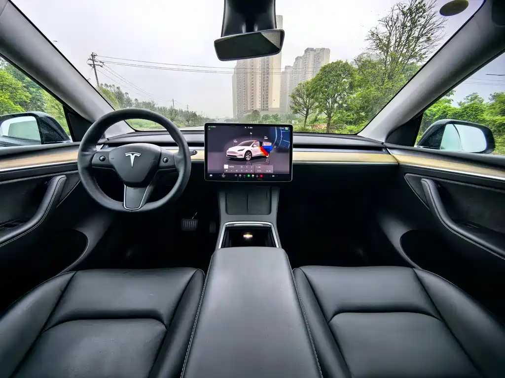 Tesla Model Y 2023 — фото 9