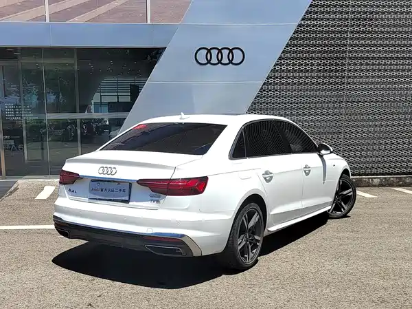 Audi A4L 2021
