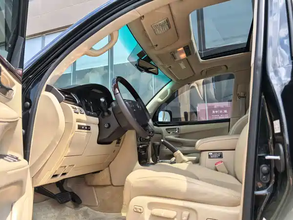 Lexus LX 2009