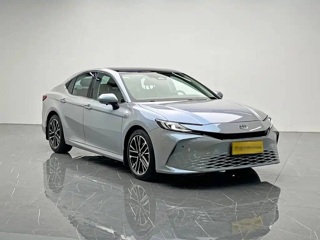Toyota Camry 2025 — фото 8
