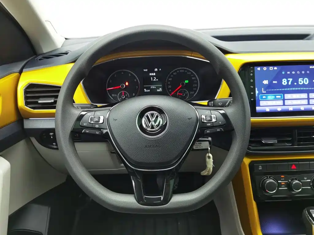 Volkswagen T-Cross 2020 — фото 11