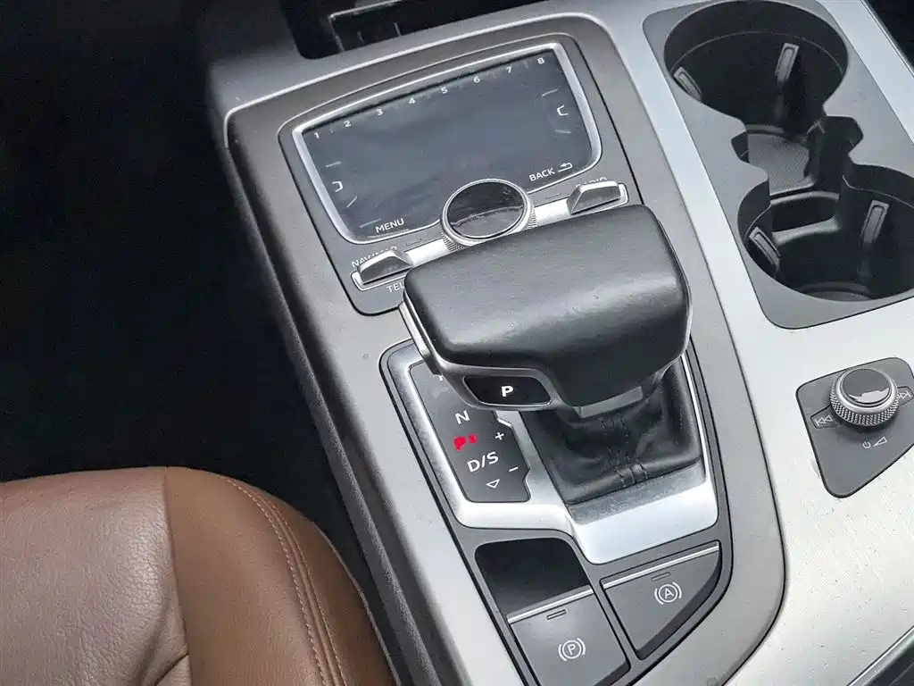 Audi Q7 2016 — фото 13