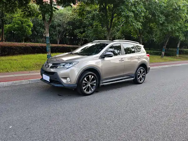 Toyota RAV4 2015