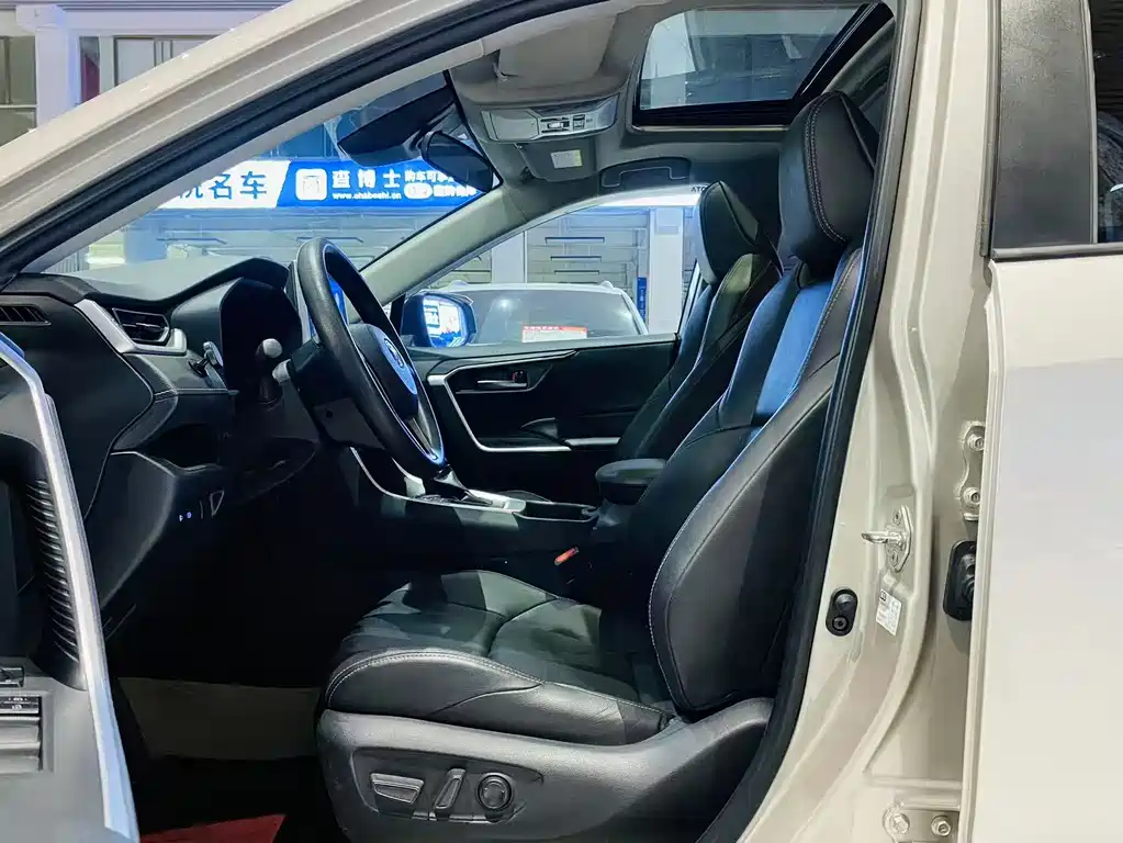 Toyota Wildlander 2021 — фото 14