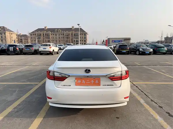 Lexus ES 2015