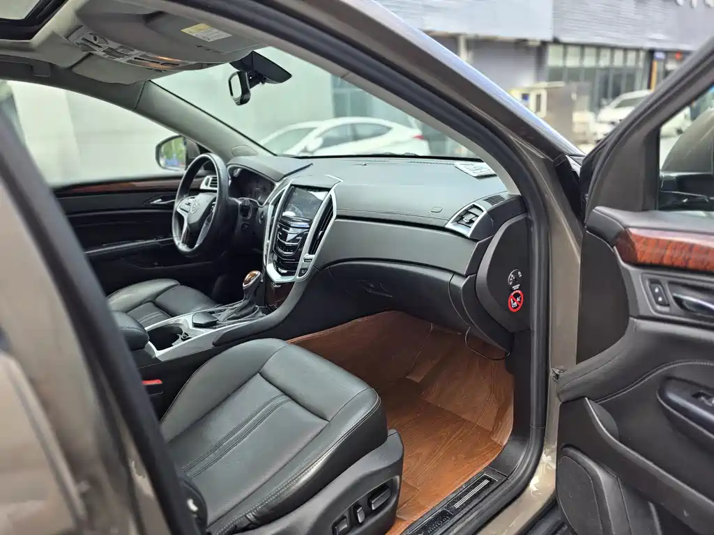Cadillac SRX 2016 — фото 6