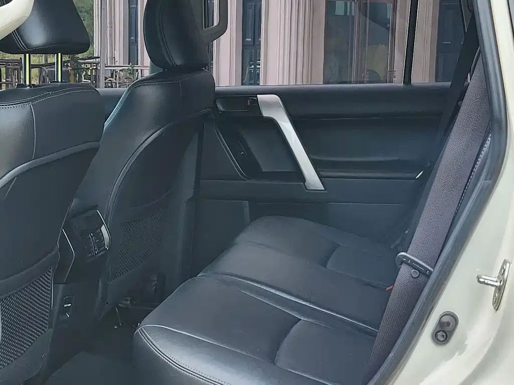 Toyota Prado 2017 — фото 12