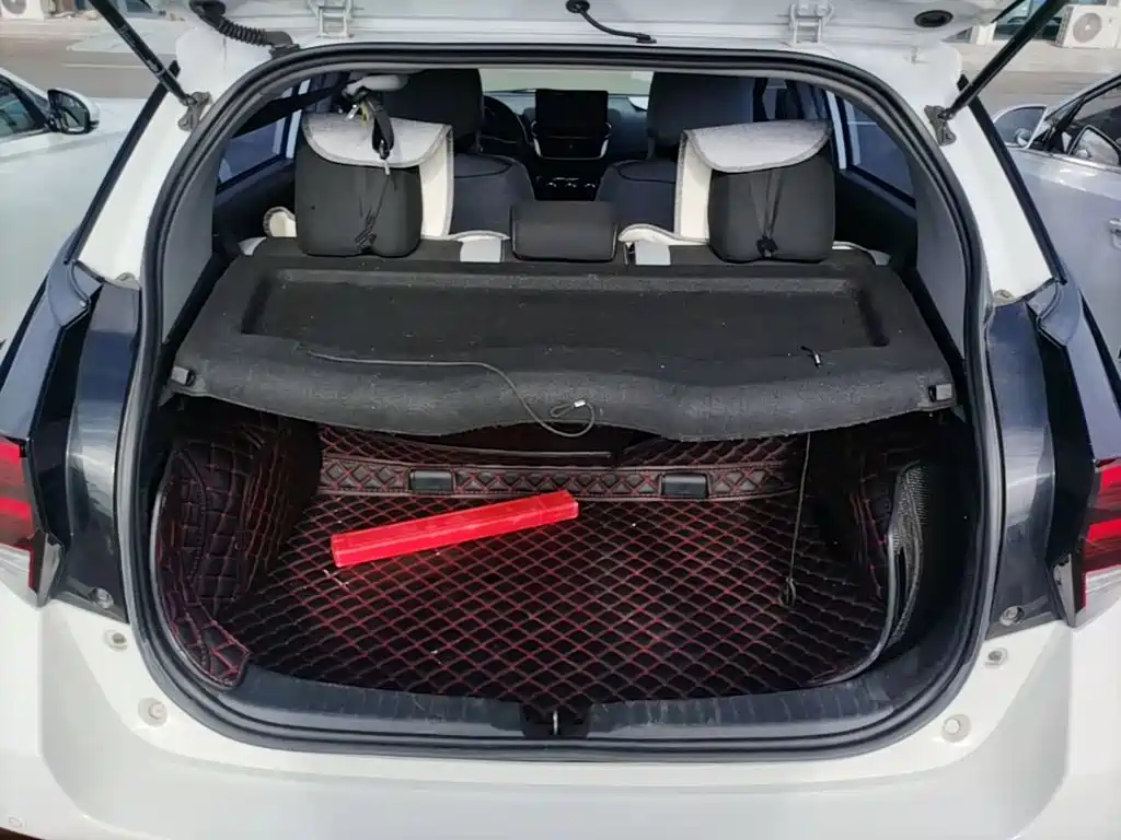 Toyota Yaris L 2023 — фото 19