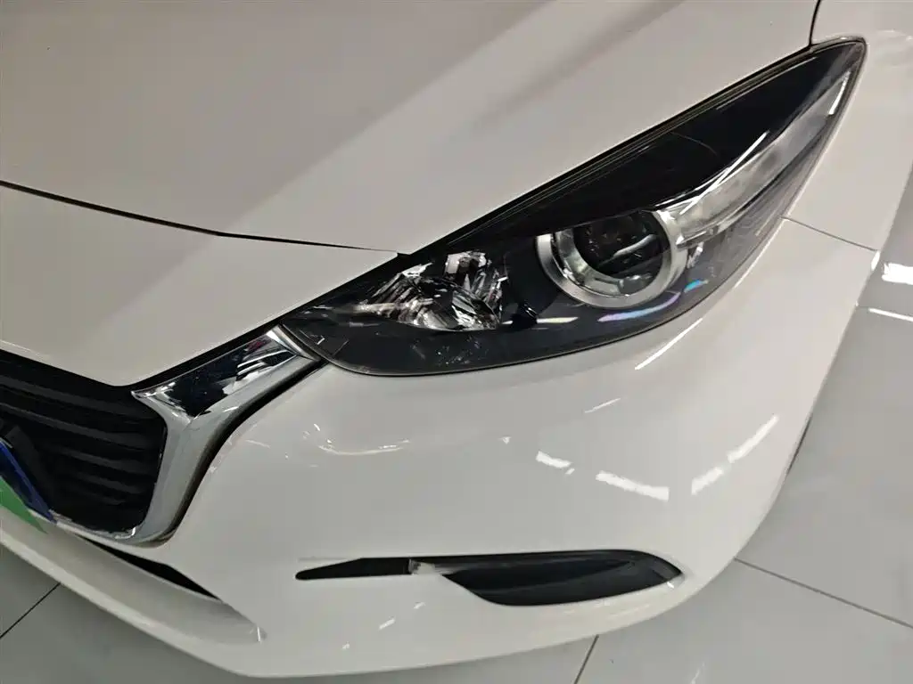 Mazda 3 Axela 2019 — фото 24