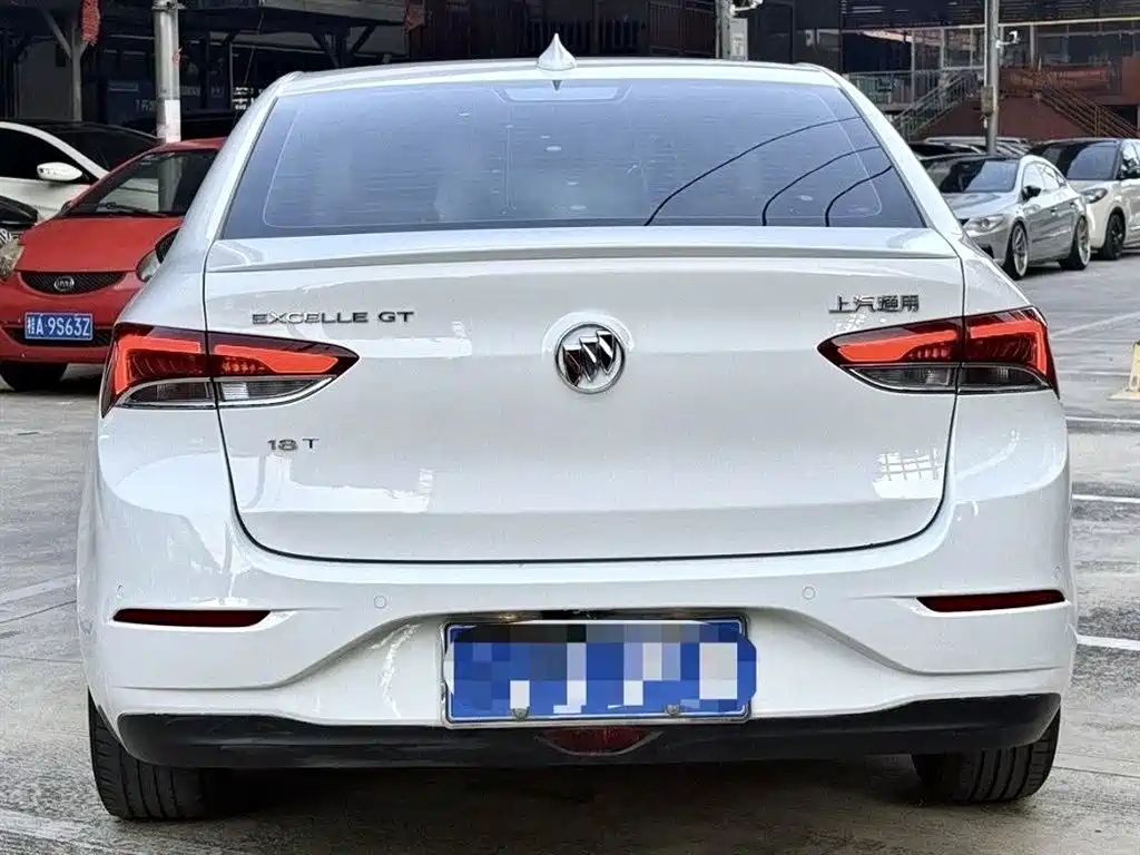 Buick Excelle 2018 — фото 9