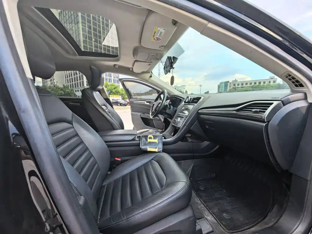 Ford Mondeo 2018 — фото 13