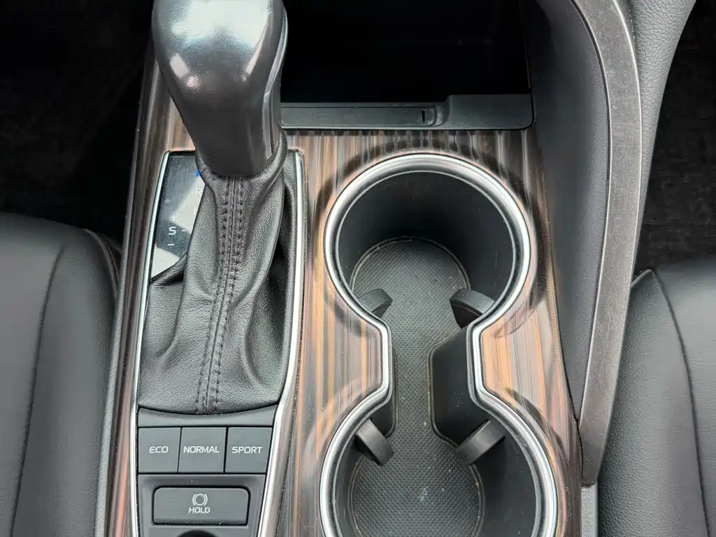 Toyota Camry 2019 — фото 21