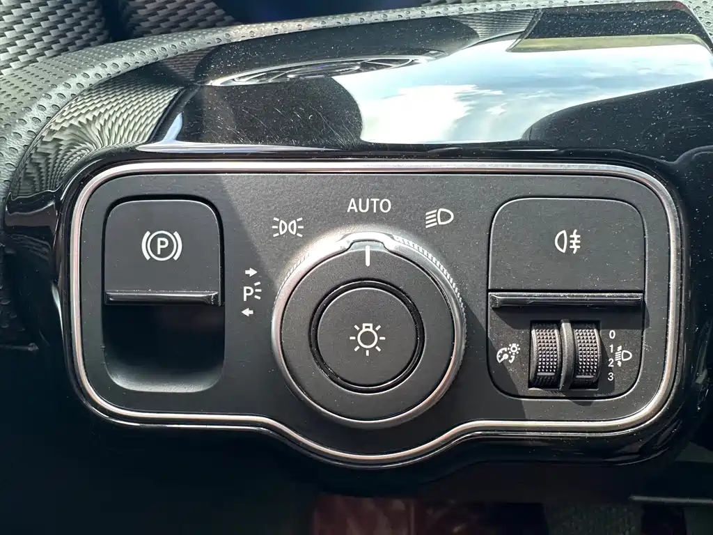 Mercedes-Benz A-Class 2023 — фото 12