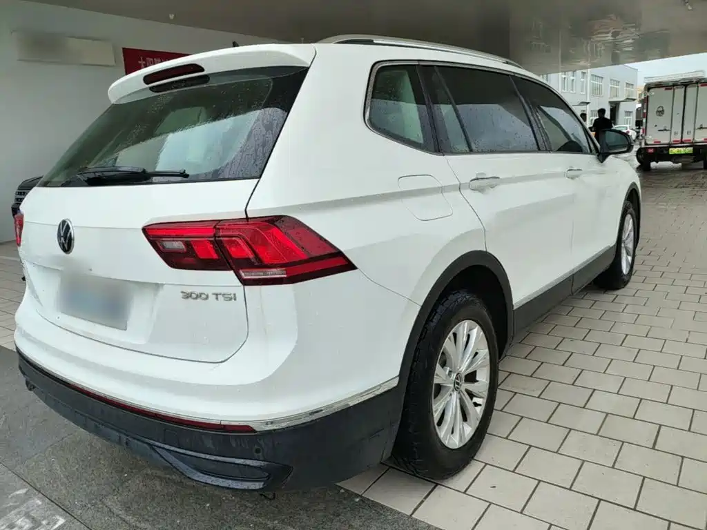 Volkswagen Tiguan L 2024 — фото 7