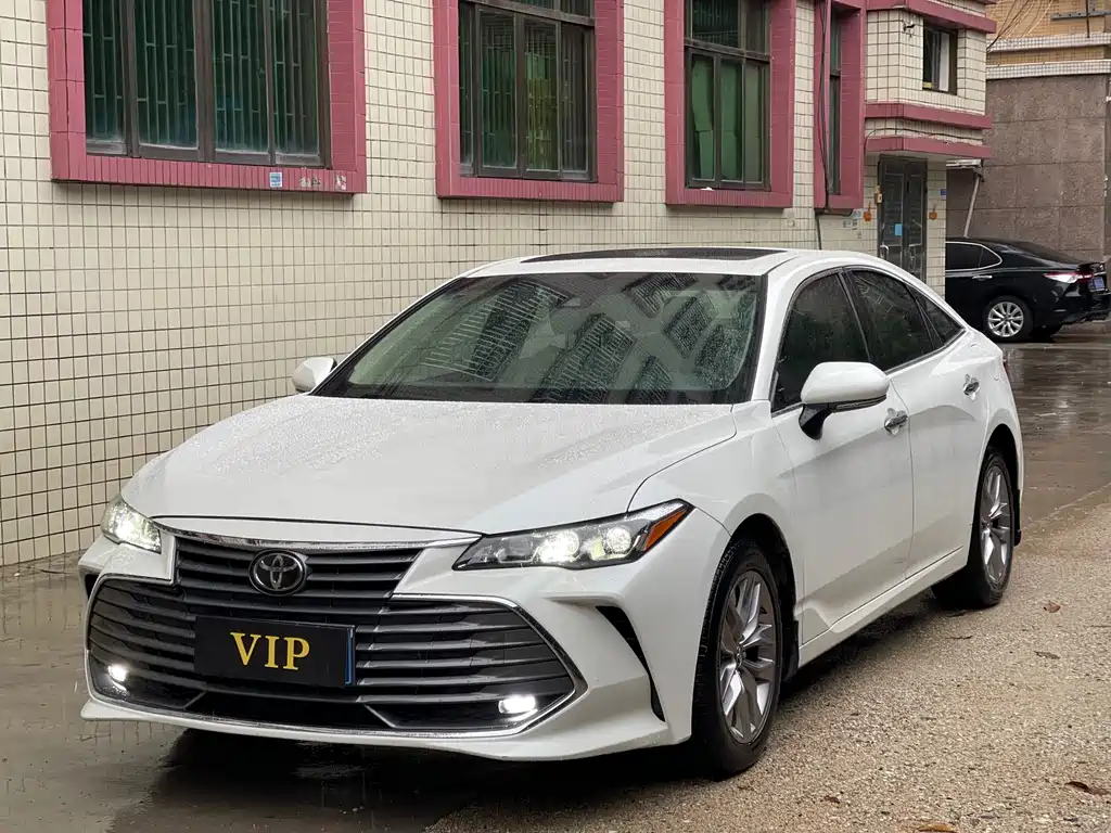 Toyota Avalon 2020 — фото 1