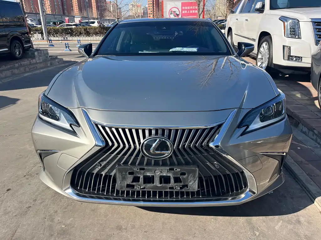 Lexus ES 2019 — фото 2