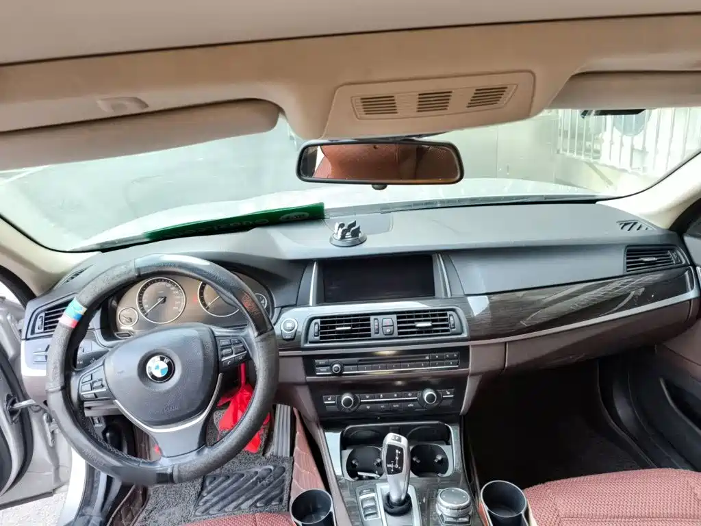 BMW 5 Series 2015 — фото 13