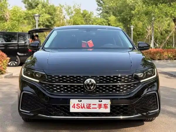 Volkswagen Passat 2023