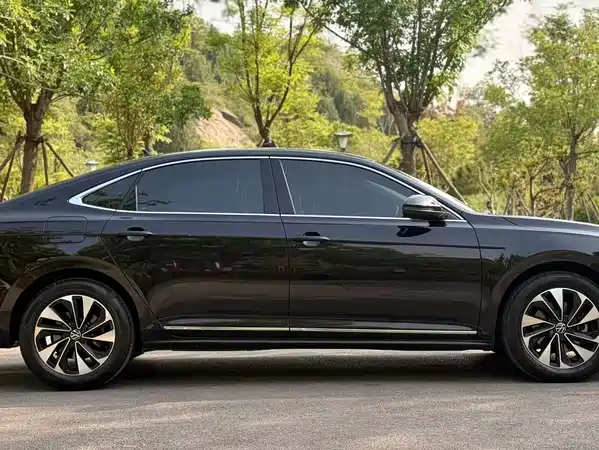 Volkswagen Passat 2023