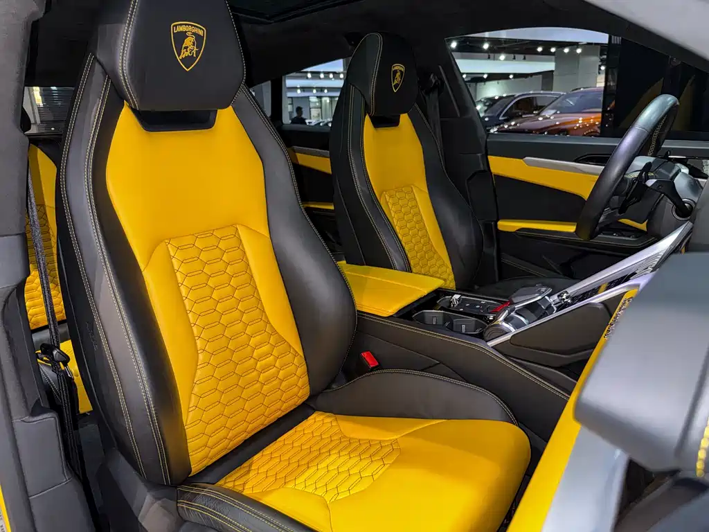 Lamborghini Urus 2019 — фото 29