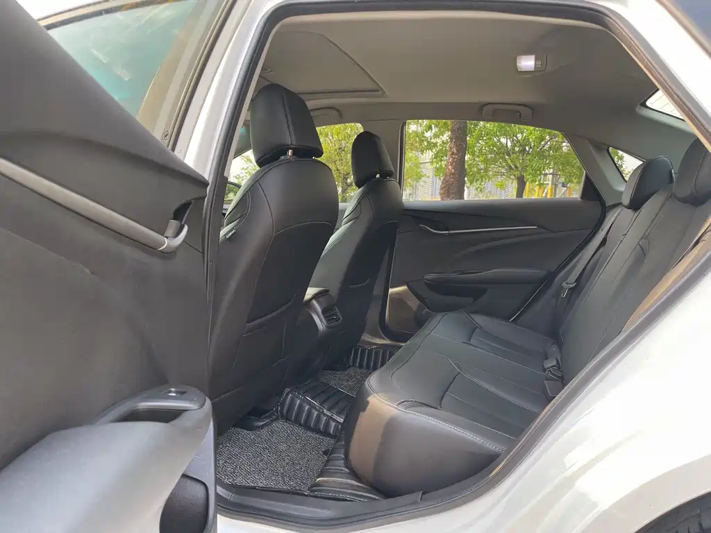 Buick Excelle 2019 — фото 13