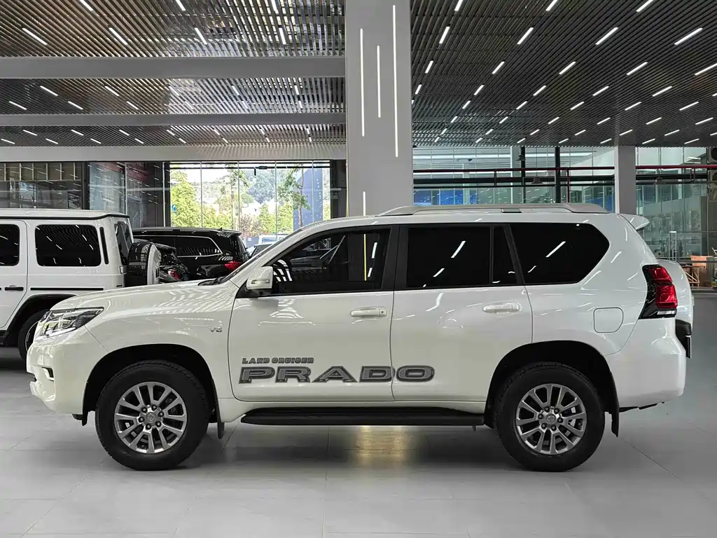 Toyota Prado 2023 — фото 4