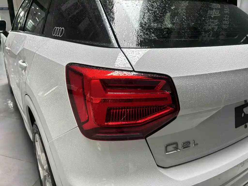 Audi Q2L 2019 — фото 4