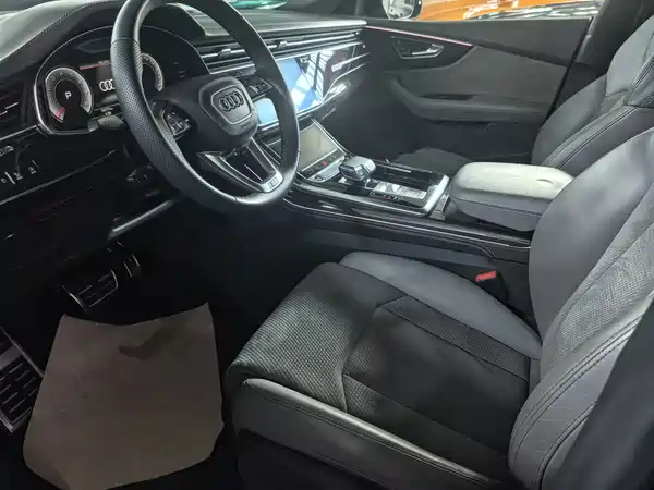 Audi Q8 2021