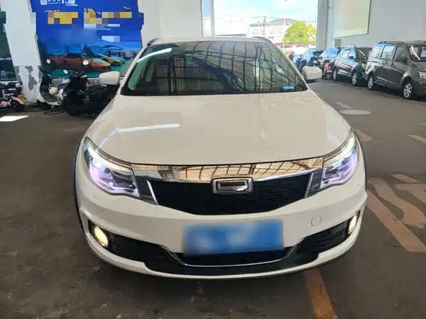 Qoros 3 2016