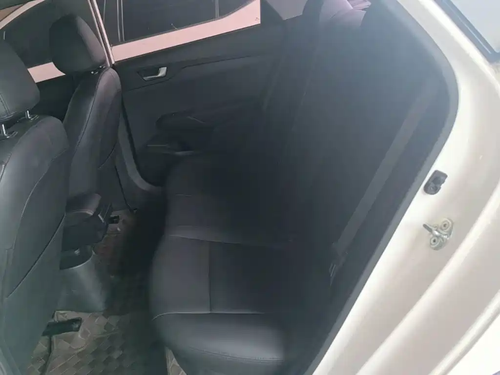 Hyundai Verna 2018 — фото 17