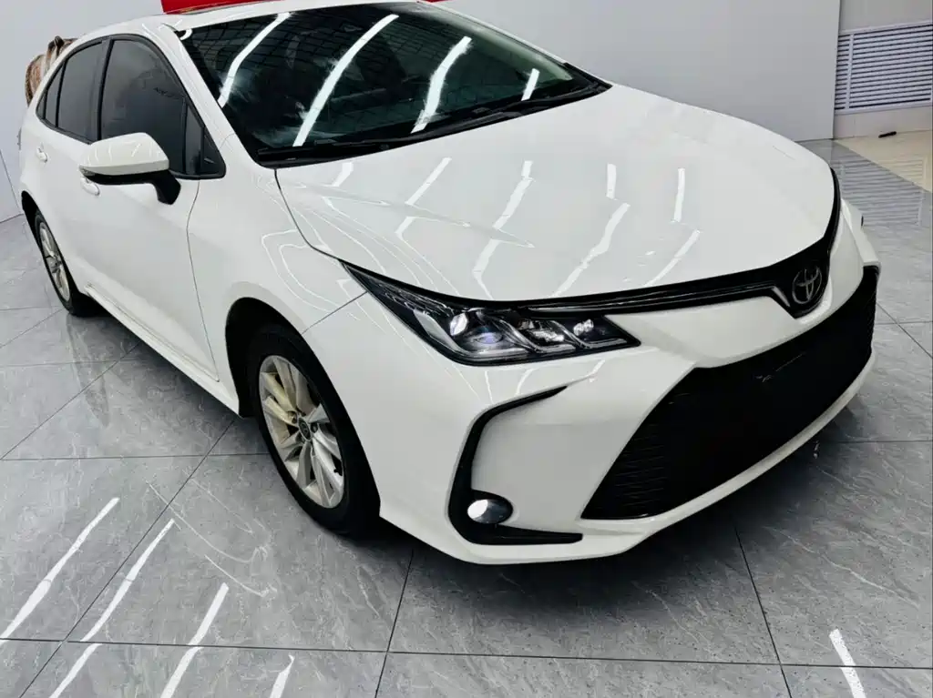 Toyota Corolla 2023 — фото 3