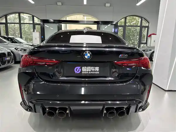 BMW M4 2025