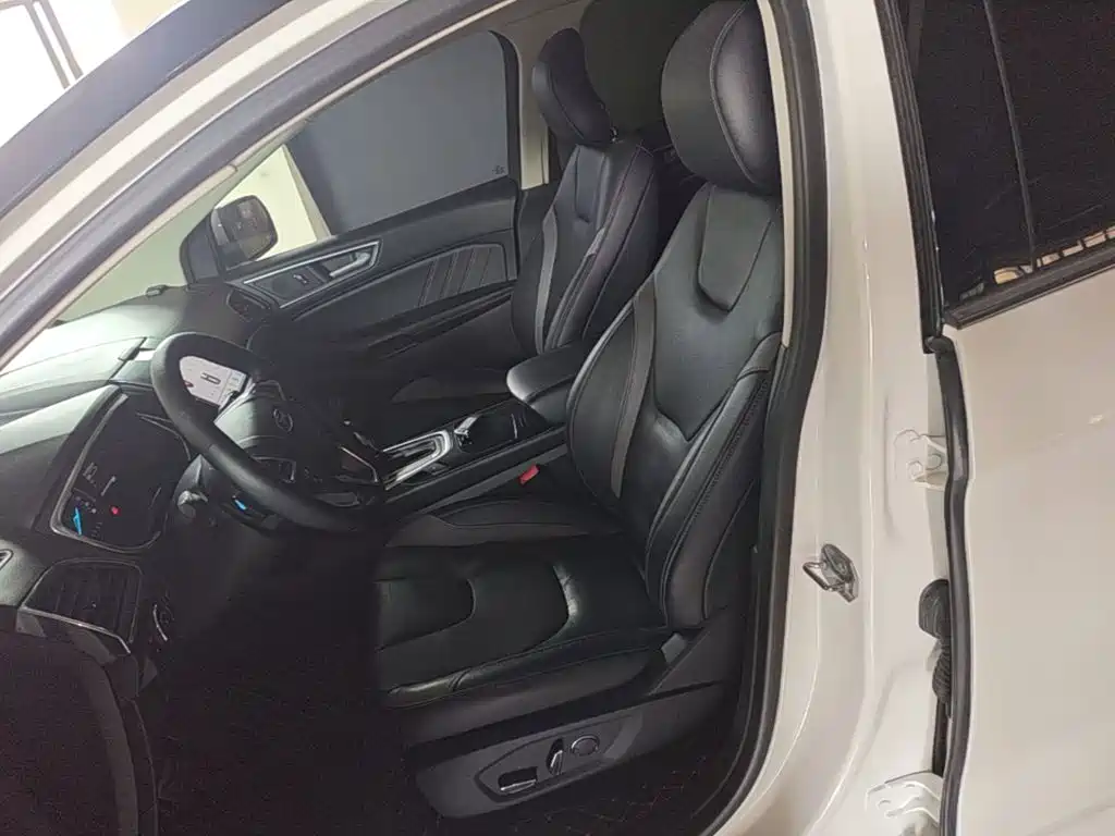 Ford Edge 2018 — фото 15