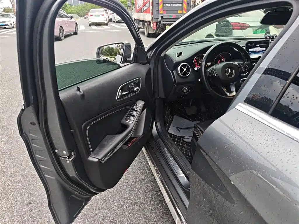 Mercedes-Benz GLA 2018 — фото 17