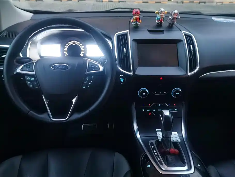 Ford Edge 2019 — фото 12