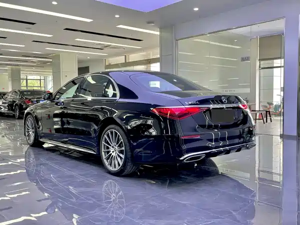 Mercedes-Benz S-Class 2024