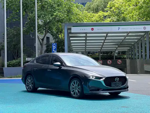 Mazda 3 Axela 2021