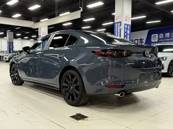 Mazda 3 Axela 2023