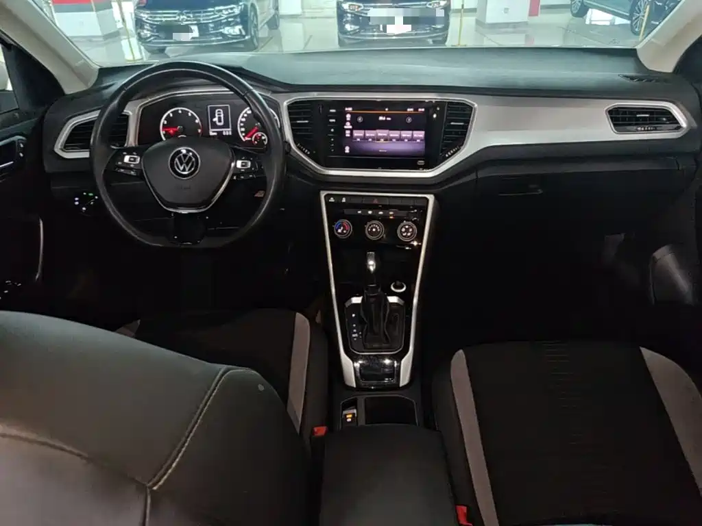 Volkswagen T-Roc 2021 — фото 10