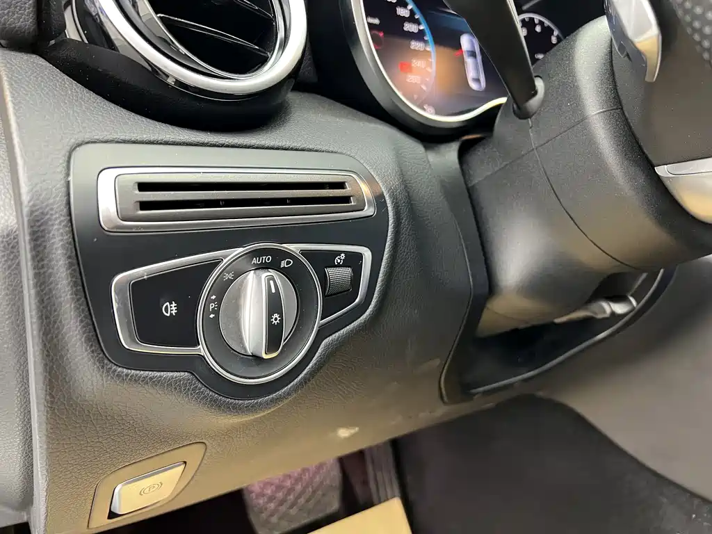 Mercedes-Benz C-Class 2021