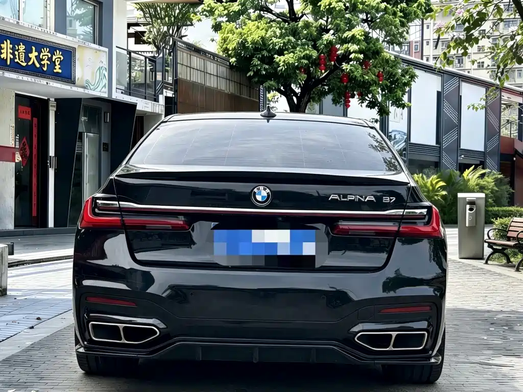 BMW 7 Series 2017 — фото 7