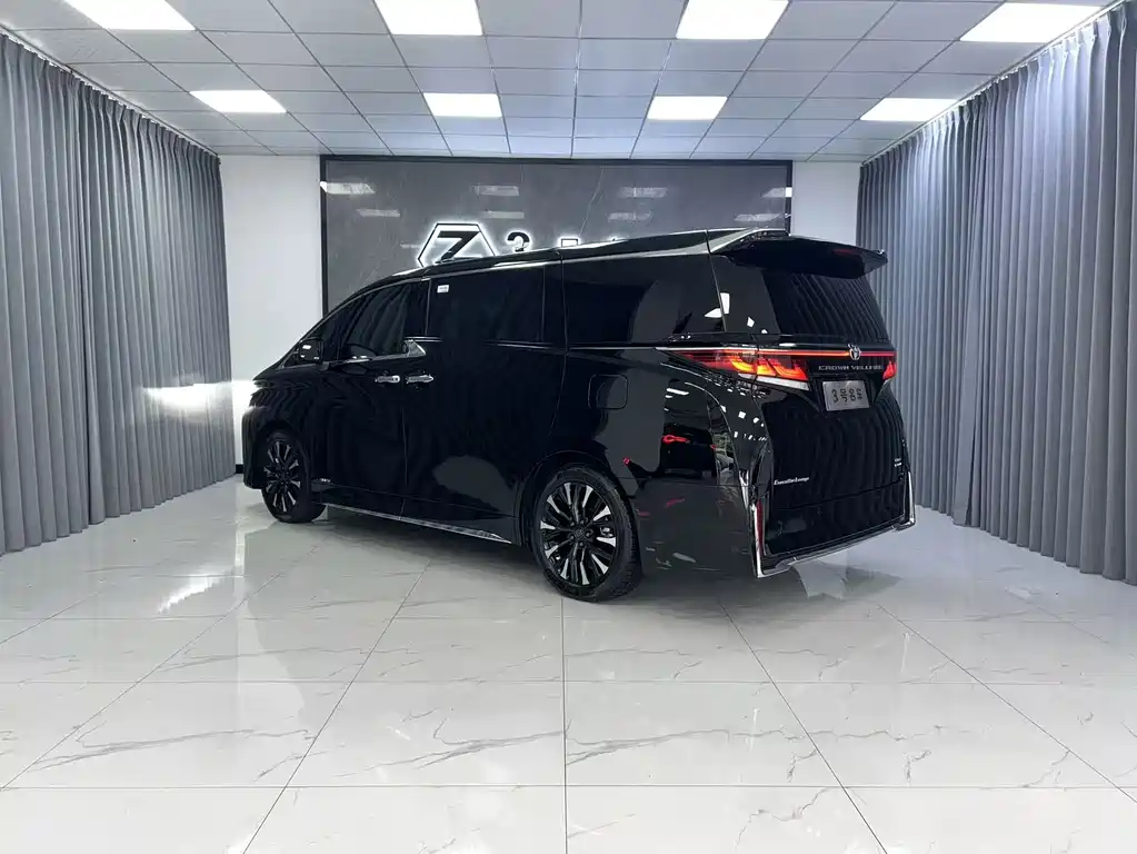 Toyota Vellfire 2025 — фото 5