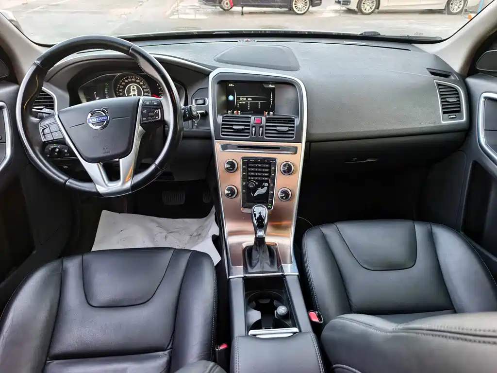 Volvo XC60 2015 — фото 12