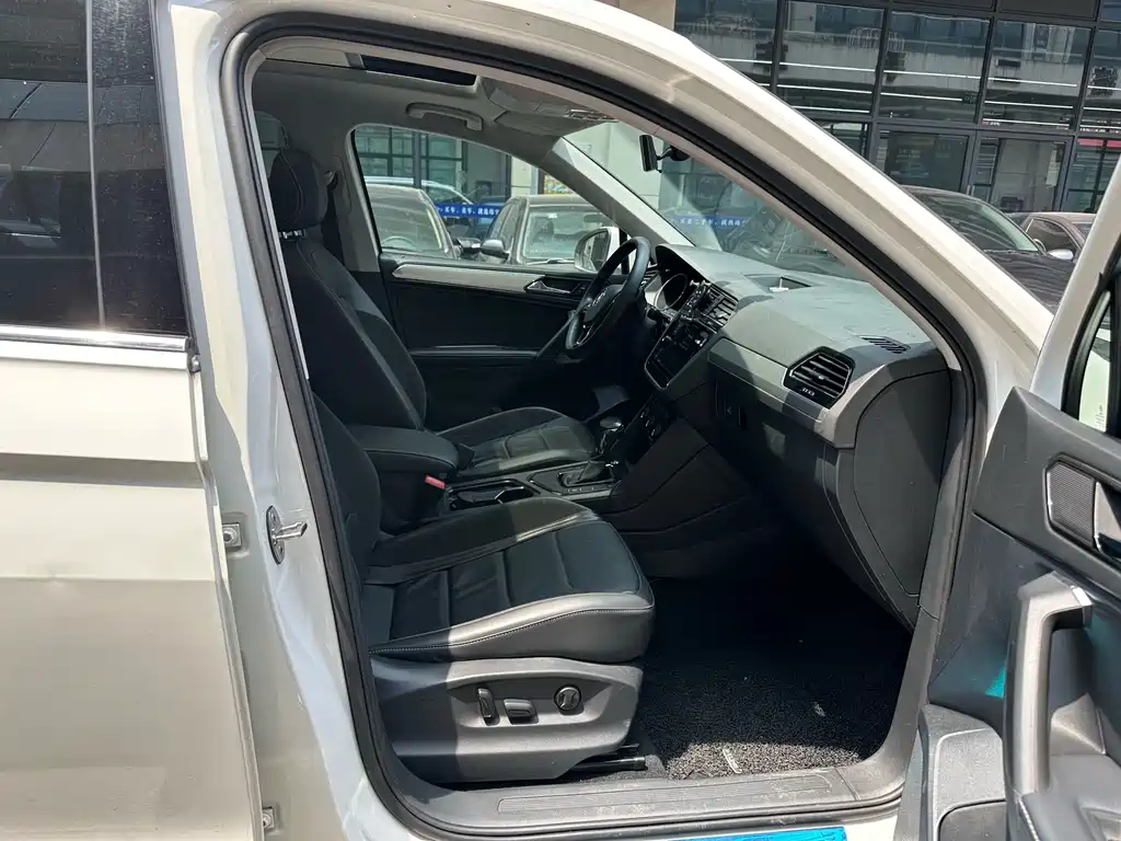 Volkswagen Tiguan L 2019 — фото 9