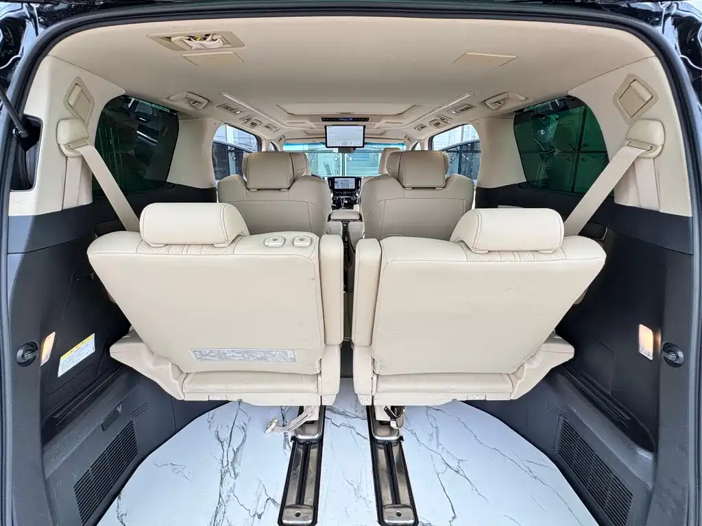 Toyota Alphard 2021 — фото 21