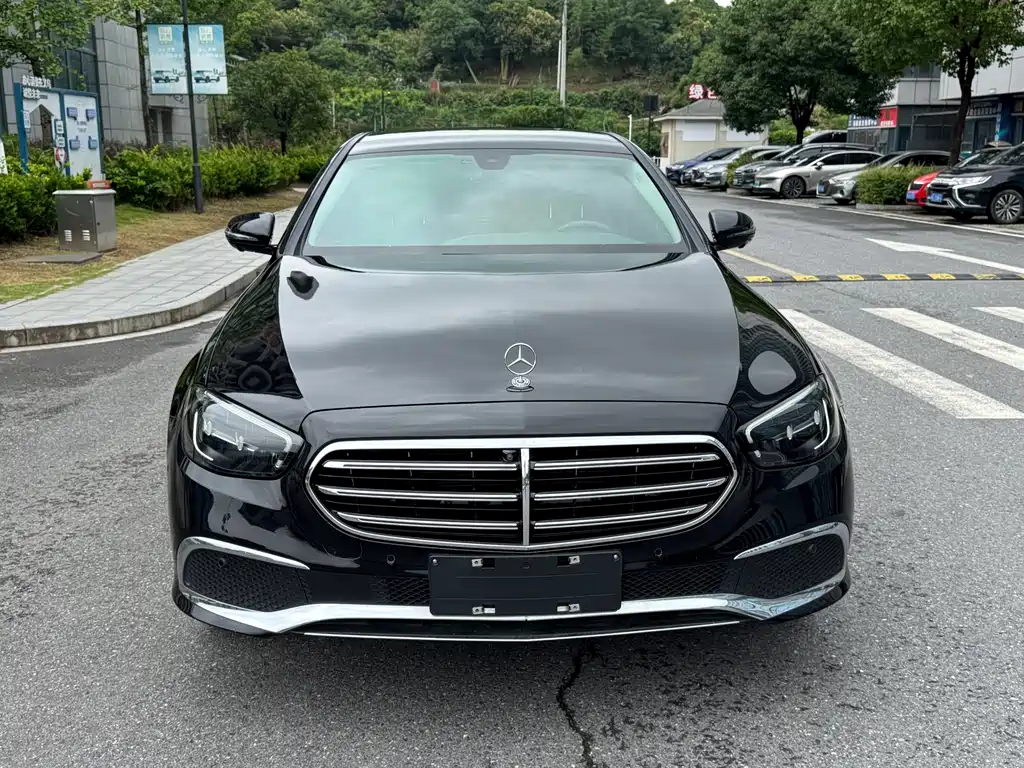 Mercedes-Benz E-Class 2023 — фото 3