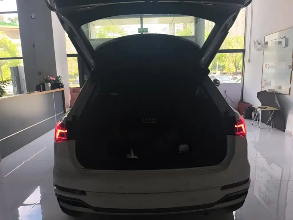 Audi Q3 2020 — фото 19