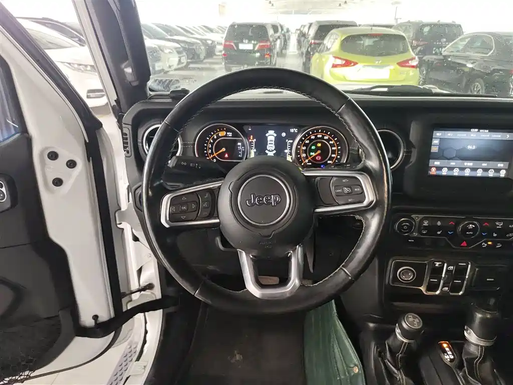 Jeep Wrangler 2020 — фото 11