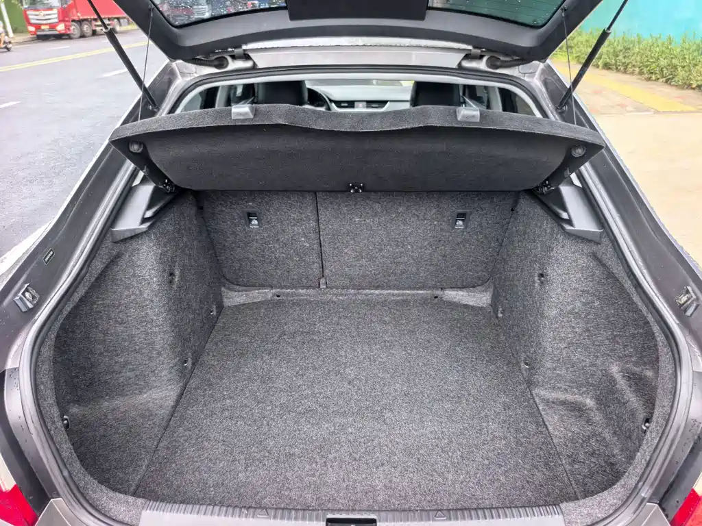 Skoda Octavia 2016 — фото 13