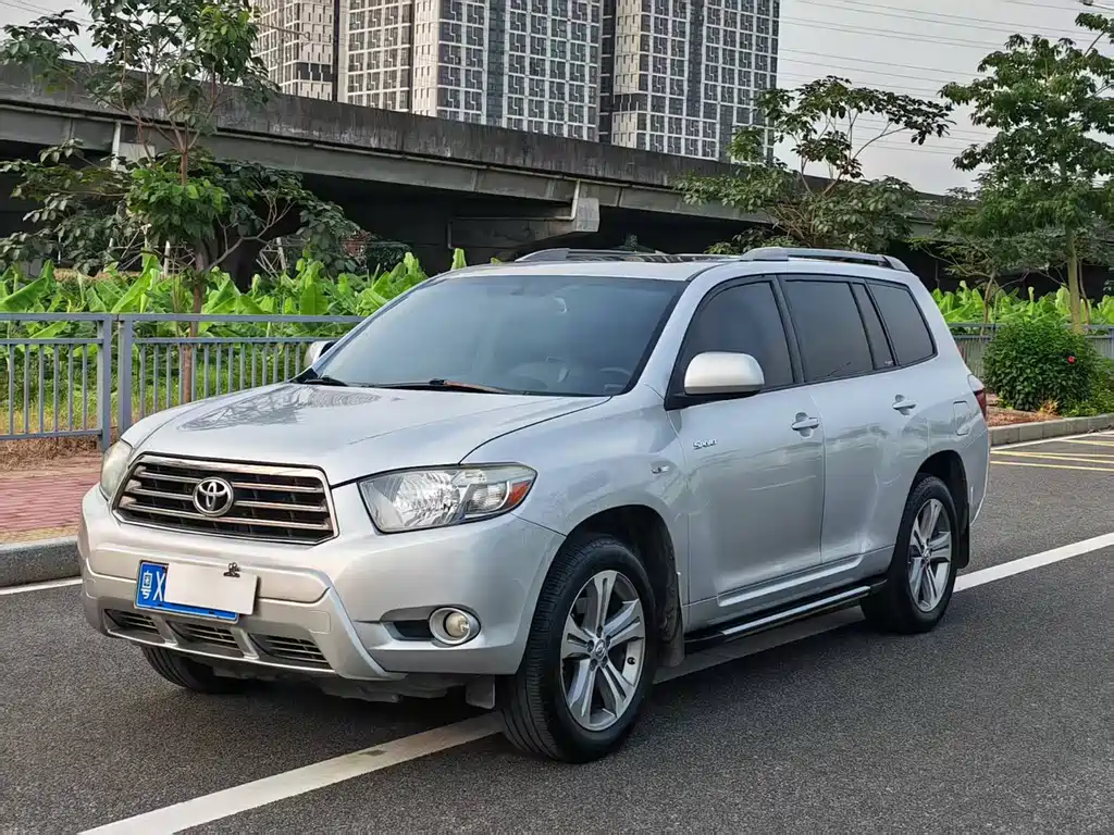 Toyota Highlander 2012 — фото 2